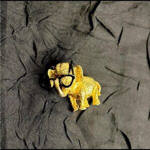 Vintage 1964 Elephant W/Glasses Pin Tie Tac Brooch Lapel Pin